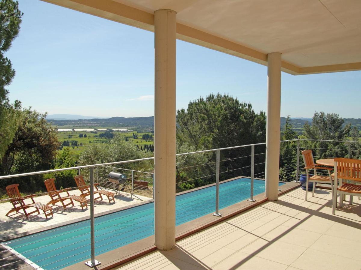Upbeat Villa In Rochefort-Du-Gard With Private Pool Quarto foto